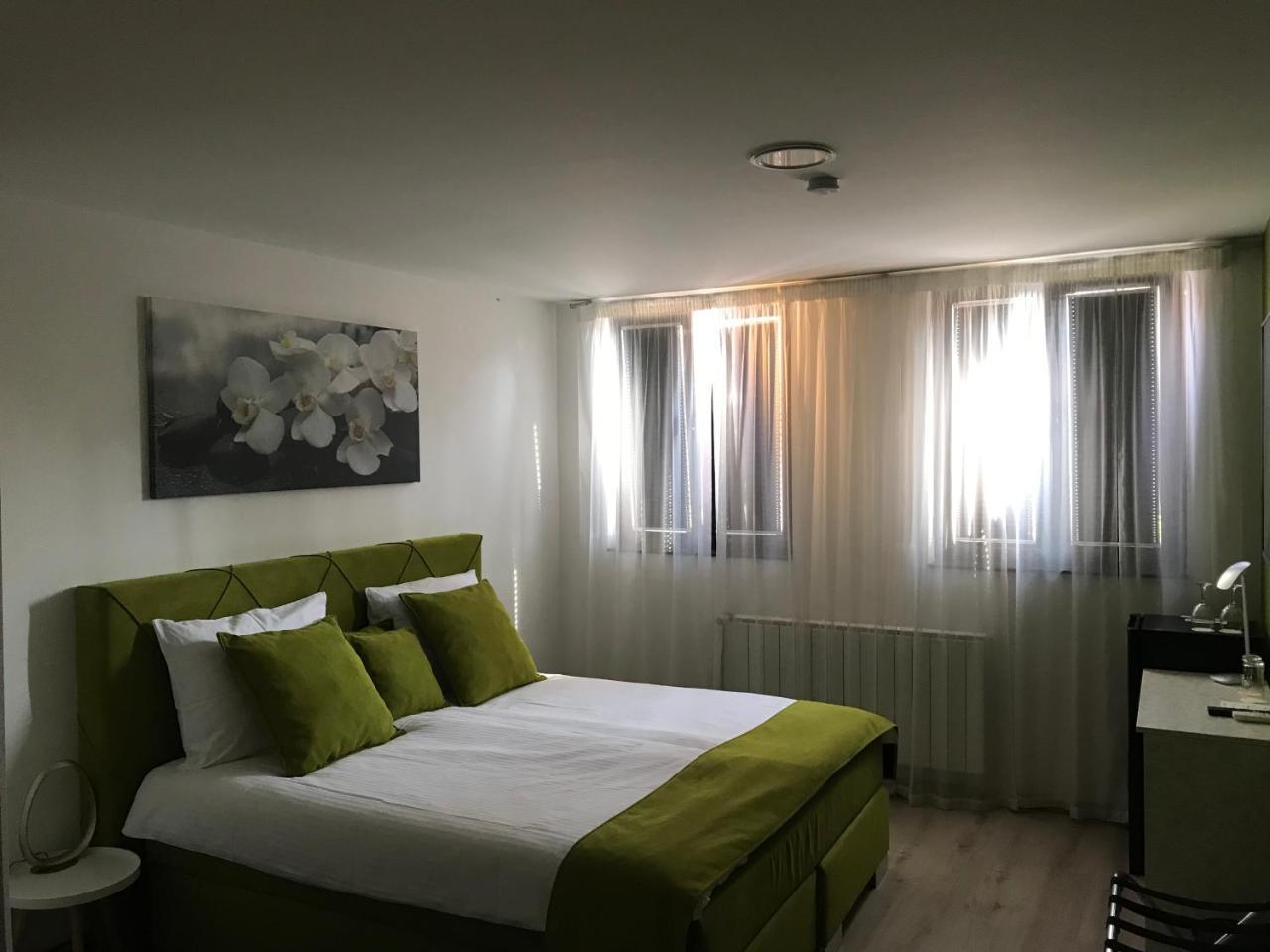טוזלה Heartland City B&B מראה חיצוני תמונה